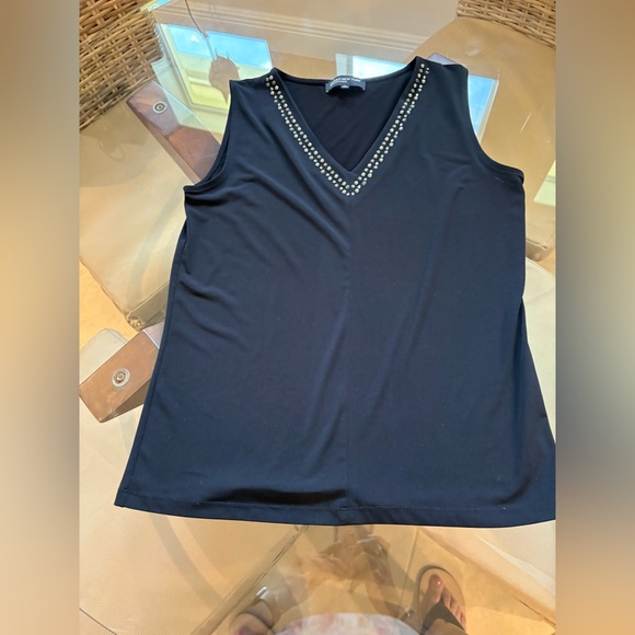Jones New York Womens Black Tank Top Sleeveless w/ Gemstone neckline Med - Picture 1 of 4